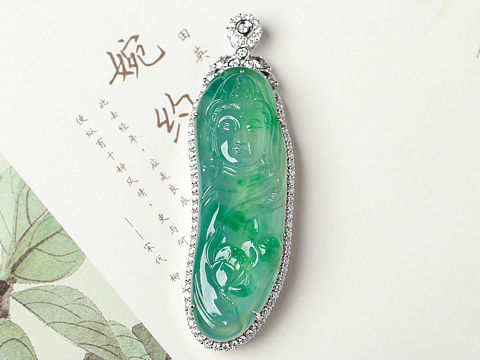 18k金镶嵌高端翡翠观音