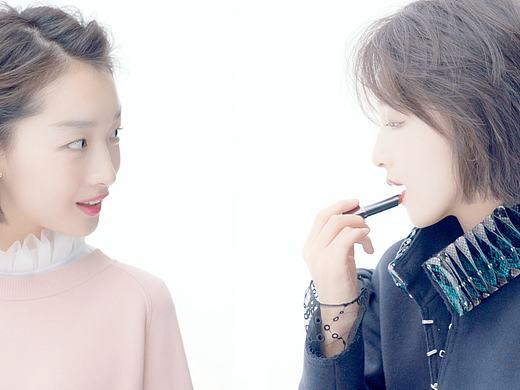 ELLE×Burberry Kisses百变唇情 周冬雨