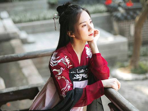 繡面芙蓉一笑開， 斜飛寶鴨襯香腮。（個人主頁-ZMzQ1NTE4ODg=） - 人像攝影 - 站酷設計師攝影師Peson原創(chuàng)素材 - 站酷ZCOOL