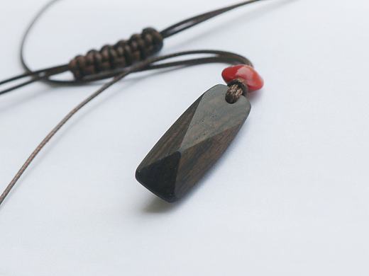 【致敬手作】紫光檀吊坠（个人主页-ZMTgzOTIzMTI=） - 首饰设计 - 站酷设计师老李在缅甸原创素材 - 站酷ZCOOL