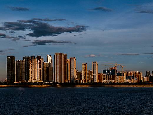 B03系 / 钱塘江岸