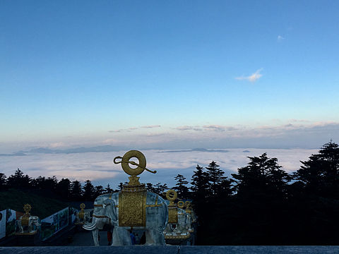 峨眉山