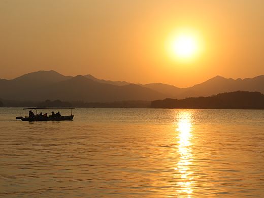 西湖的夕阳