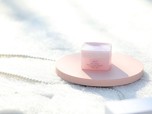 雪景实拍化妆品