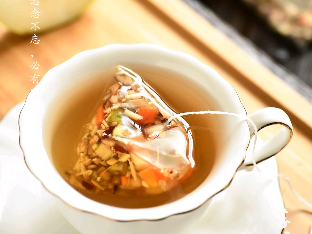 「奈雪的茶」官宣2款新品茶礼盒：雪梨竹蔗茅根茶礼盒 、黑糖枸杞姜枣茶礼盒-FoodTalks