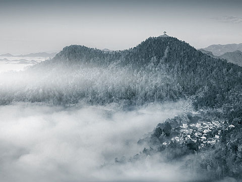 水墨石潭