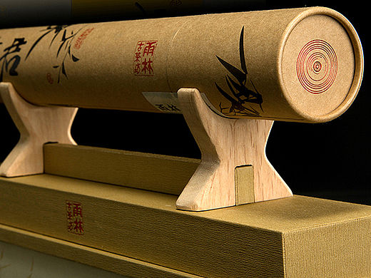 雨林古茶坊的第一款竹筒茶“竹君”包装设计作品分享。《新道设计》