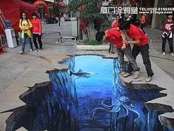 福州平潭岛首幅3D地画-大街上惊现鲨鱼