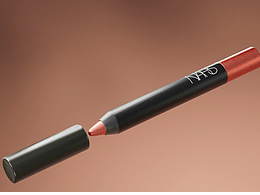 参考了很多国内外的动态设计，自己打算临摹一些