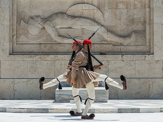 人文组-宪法广场的士兵换岗仪式-一群-surveyor阳光