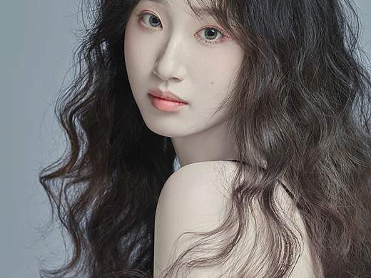 羊毛卷女孩