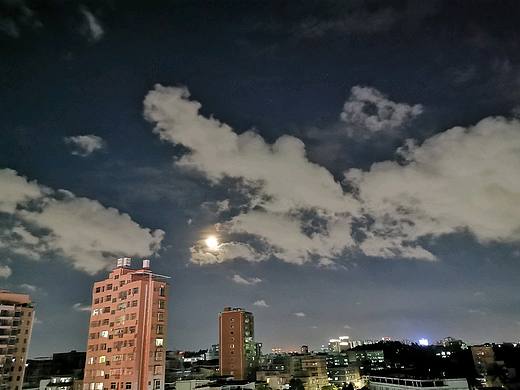 在深圳拍的晚些和夜空
