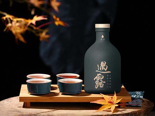 《遇露》國風白酒·包裝（個人主頁-ZNjE4NTU1Mjg=） - 包裝 - 站酷設計師博雅設計工坊原創(chuàng)素材 - 站酷ZCOOL