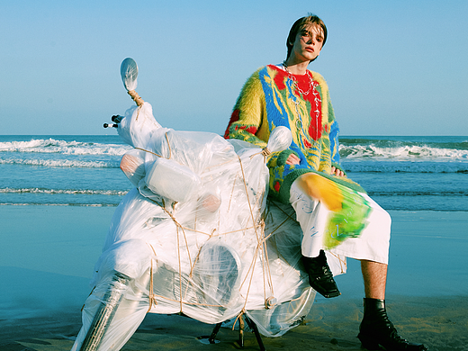 馬蘭戈尼畢設(shè)作品 - "Consume"