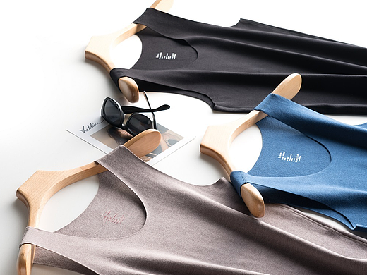 保暖内衣平铺创意拍摄（个人主页-ZMzk2NDcyNjA=） - 产品摄影 - 站酷设计师逆光摄影工作室原创素材 - 站酷ZCOOL