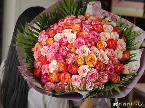 99支玫瑰花束（个人主页-ZMjc0OTM1NTY=） - 其他手工艺 - 站酷设计师李诗丹妮儿_花艺原创素材 - 站酷ZCOOL