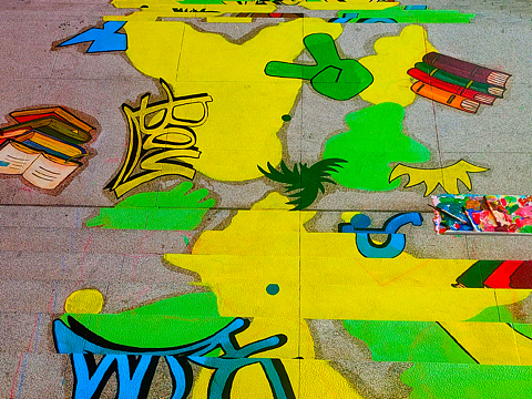 地面涂鸦