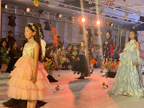 福铼童趣画（个人主页-ZNDg3ODg1MzY=） - 单幅漫画 - 站酷设计师福铼面料原创素材 - 站酷ZCOOL