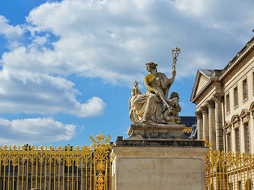 法国巴黎凡尔赛宫门口的雕像（个人主页-ZNTY2NTgzMDg=） - 环境/建筑摄影 - 站酷设计师Z590723240原创素材 - 站酷ZCOOL