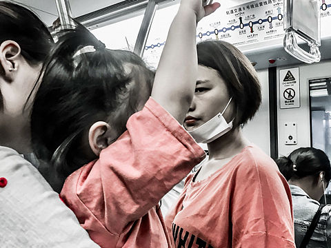 #地铁上的365天#眼神 大概只有父母才会用这种眼神看你