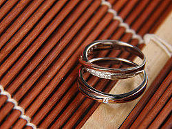 首飾店的隨拍（個(gè)人主頁-ZMTAzMTA2MA==） - 產(chǎn)品攝影 - 站酷設(shè)計(jì)師feedfish原創(chuàng)素材 - 站酷ZCOOL