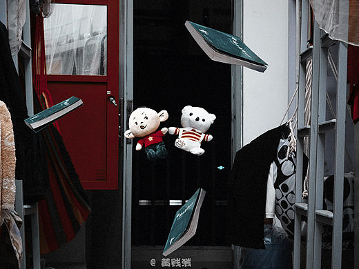 毕业季、（个人主页-ZMjEzNDE1MzY=） - 产品摄影 - 站酷设计师黄贱溅原创素材 - 站酷ZCOOL