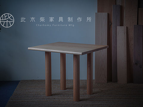 圆腿方桌
