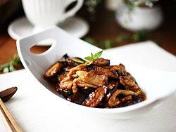 白花菇主题养生菜，白花菇烧鸡腿，白花菇扒青江，白花菇扒豆腐，附做法