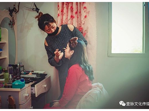 笑靥如花的新娘，祝福爱情