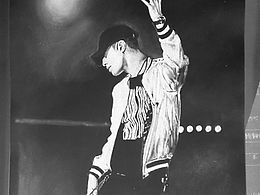 负片-炭笔素描 张艺兴