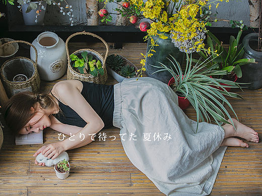 我站在30岁，拍着20岁的女孩子