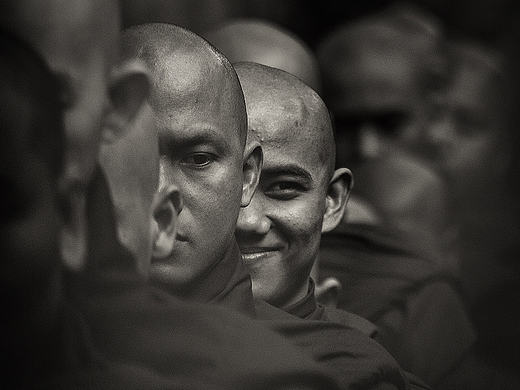 1.一念起,2.往事,3.平措若吉,4.塔吉克牧人,5.点绛唇