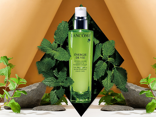 护肤品穿插海报