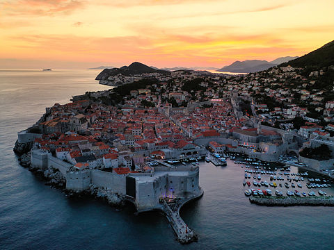 君臨城（個人主頁-ZNDI4NDExNjQ=） - 環(huán)境/建筑攝影 - 站酷設計師西藏胡楊原創(chuàng)素材 - 站酷ZCOOL