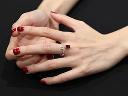 不走紅沒(méi)道理 熠熠生輝 美到?jīng)]朋友 !