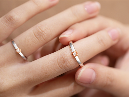 夏季婚礼进行时，不同手型如何挑选婚戒？