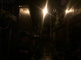 雨夜小巷