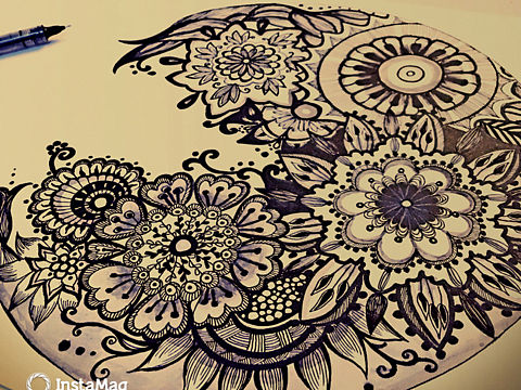 缠绕画，黑白装饰画，民族风，线描，插画