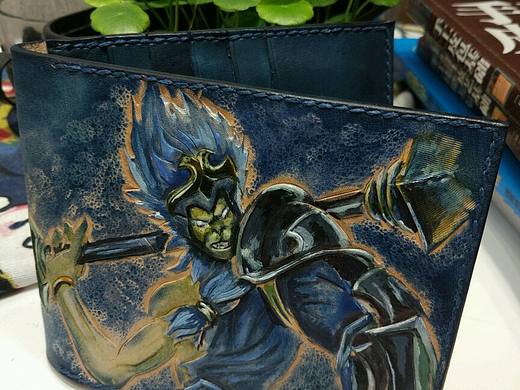 土豪鬼猴卡包,这是要放多少张卡。