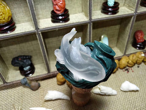 鲲,松石加金丝玉