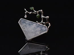 18K金翡翠•枯木逢春吊坠