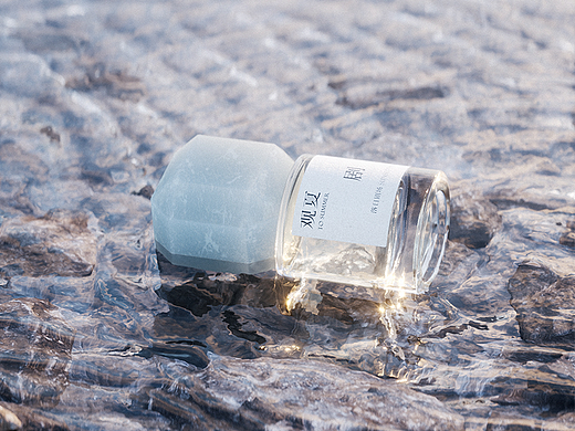【C4D/OCTANE】美妆渲染