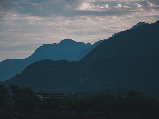 【见山见海见你】