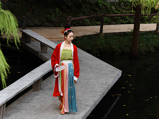 宋制 此間春色（個人主頁-ZNjAyNzY5MTY=） - 人像攝影 - 站酷設(shè)計師依依9822原創(chuàng)素材 - 站酷ZCOOL