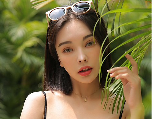 产品女装泳衣模特拍摄