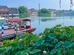 妙齡女子翩然起舞