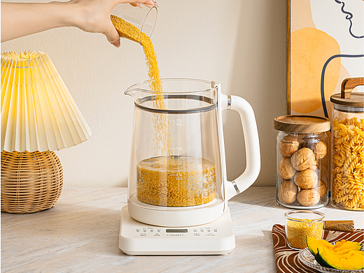 养生壶平面拍摄