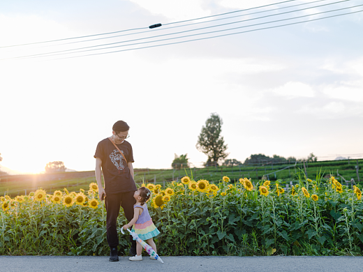 把彩虹穿在身上拿在手里