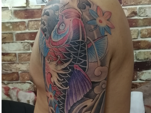 老传统彩色鱼纹身修改老旧纹身水冶纹身金左堂