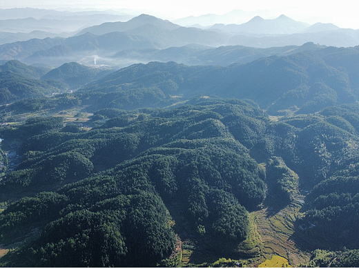 山外有山 心里有乡